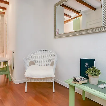 By Irundo * 로비니